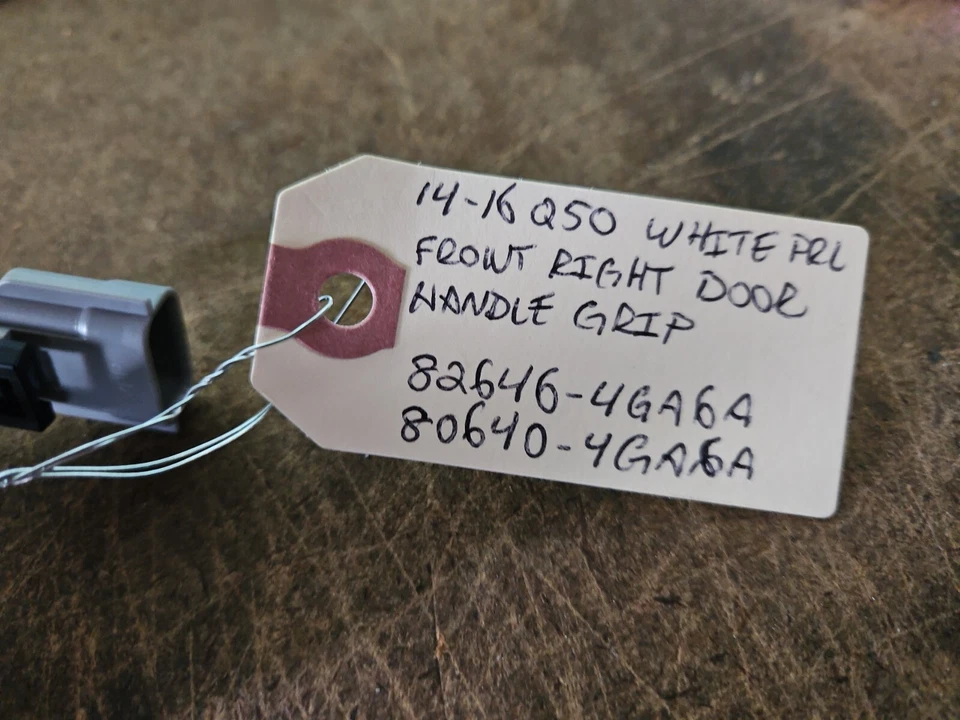 Рукоятка передней правой двери 14–16 Infiniti Q50 белая 80640-4GA6A 82646-4GA6A - Изображение 2 из 4