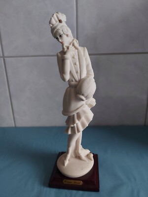 -~Porzellanfigur-~Florence -Lady with Muff-~Modell-Nr.:0408-~Giuseppe Armani