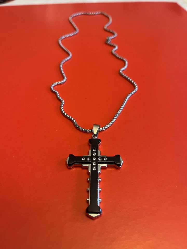 Collar Colgante Cruz Negra Acero Inoxidable Aleación de Zinc con Piedra Brillante Foto 4 de 4