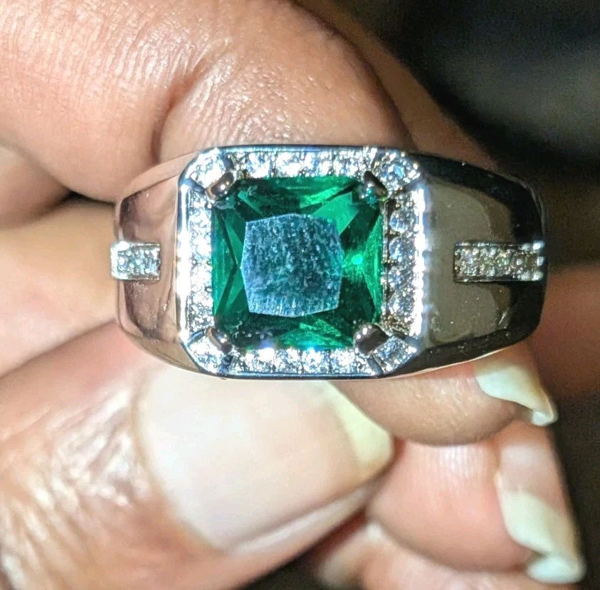 Anillo de diamantes plateado clásico para hombre verde esmeralda de piedras preciosas creado en laboratorio talla 9 Foto 3 de 4