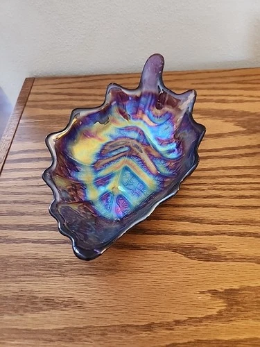 Carnival Purple Amethyst Glass Leaf Shaped Bowl