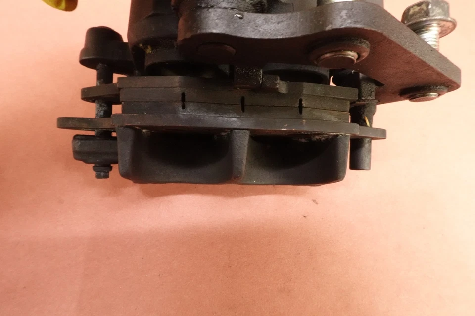 Pinça de freio dianteira esquerda direita Suzuki SV650 2003 - 2008 - Imagem 2 de 4