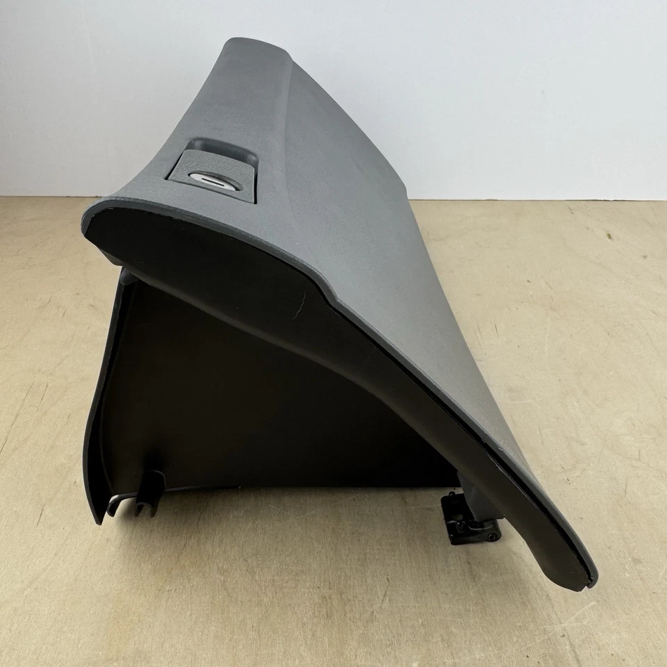 Guantera puerta Honda Accord 2003-2007 con manija de bloqueo de pestillo OEM gris Foto 4 de 4