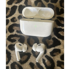 Apple AirPods Pro White Wireless Earbuds Noise Cancelling with Charging Case