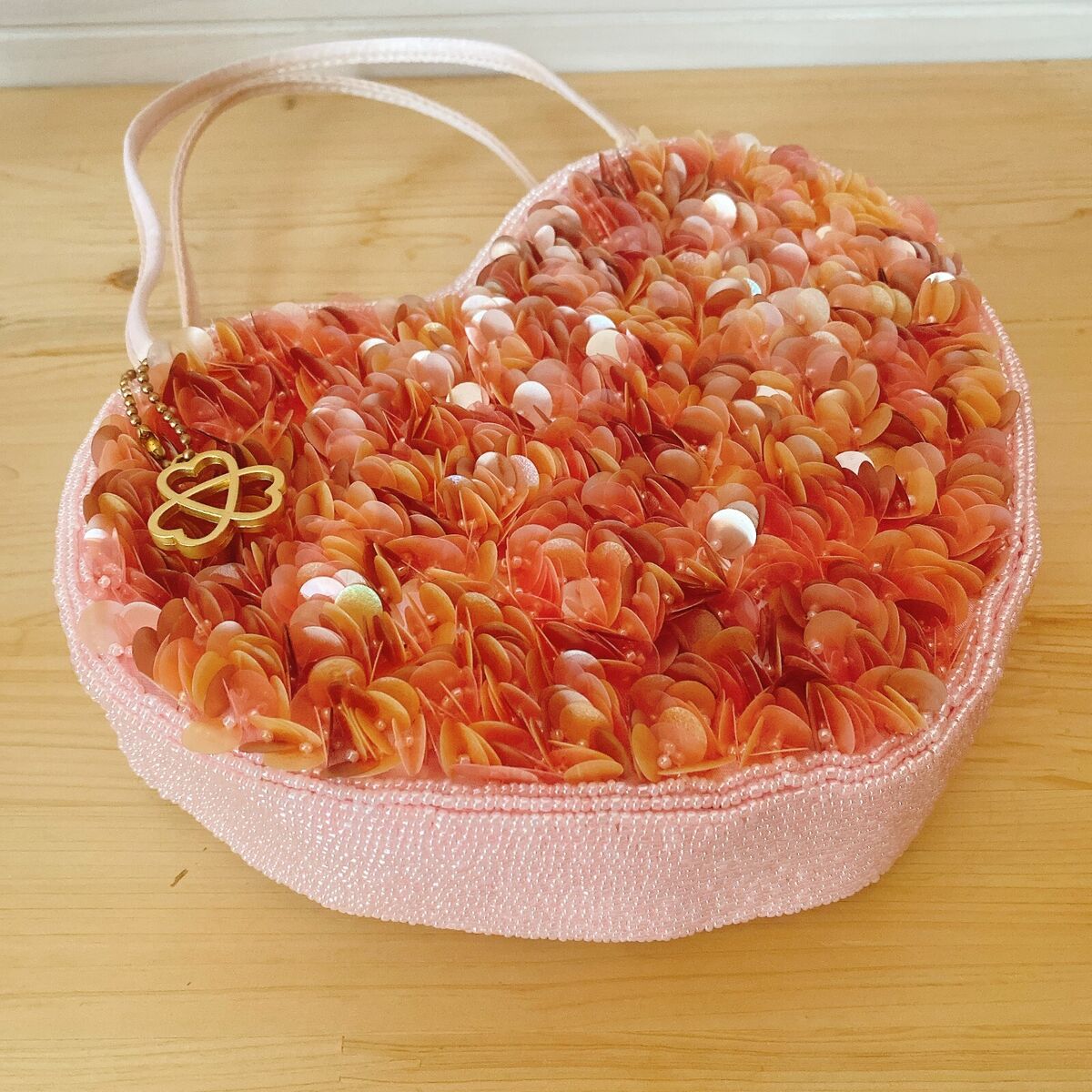 Che Che New York VTG Heart-shaped Handbag Pink Sequin Glass Che Che New York VTG Heart-shaped Handbag Pink Sequin Glass