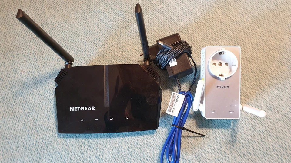 Netgear R6120 WLan/Lan Router und Netgear EX3800 Repeater