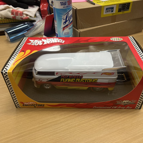 Hot Wheels RLC 1:18 Customized VW Drag Bus 1641/2000 16th Collectors Convention