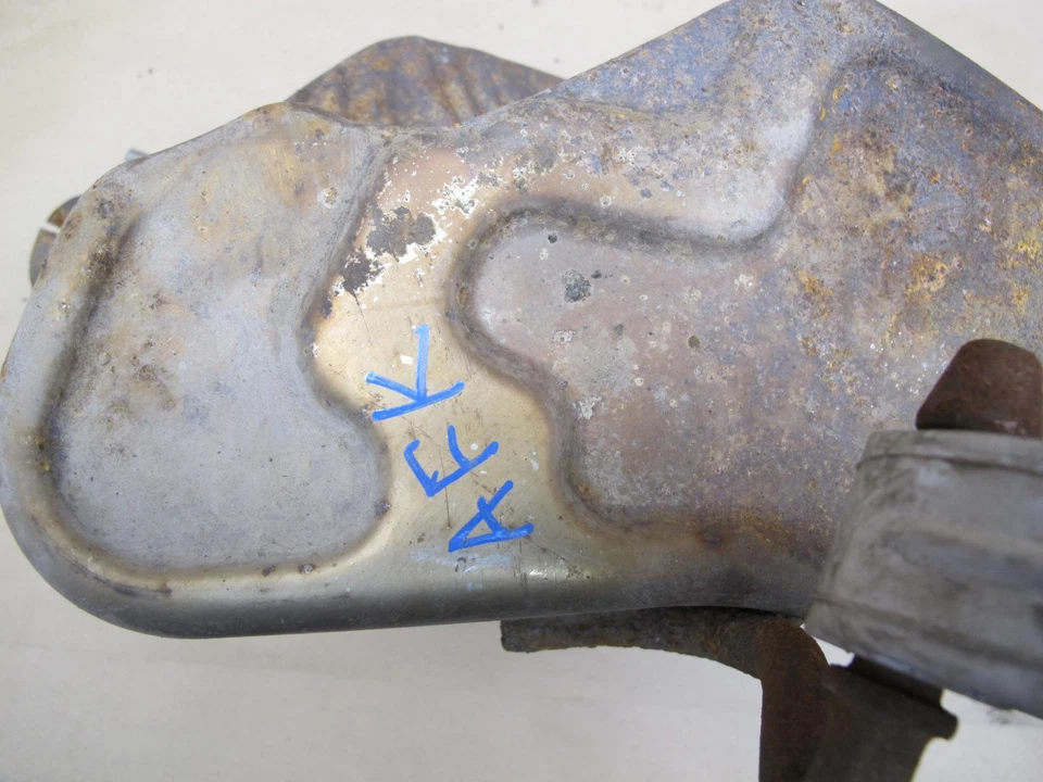 🥇11-12 SILENCIADOR ESCAPE TRASERO DERECHO FISKER KARMA OEM Foto 2 de 4