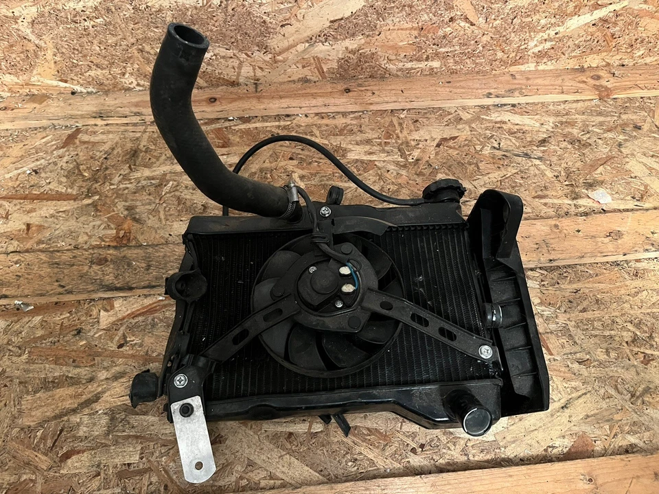 RADIATORE ACQUA ORIGINALE YAMAHA MT 07 2018/19/20 - Imagen 2 de 4