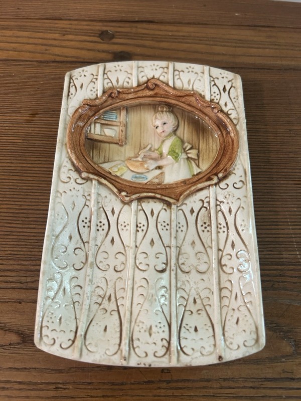 1978 Sears Roebuck Pioneer Woman Spoon Rest