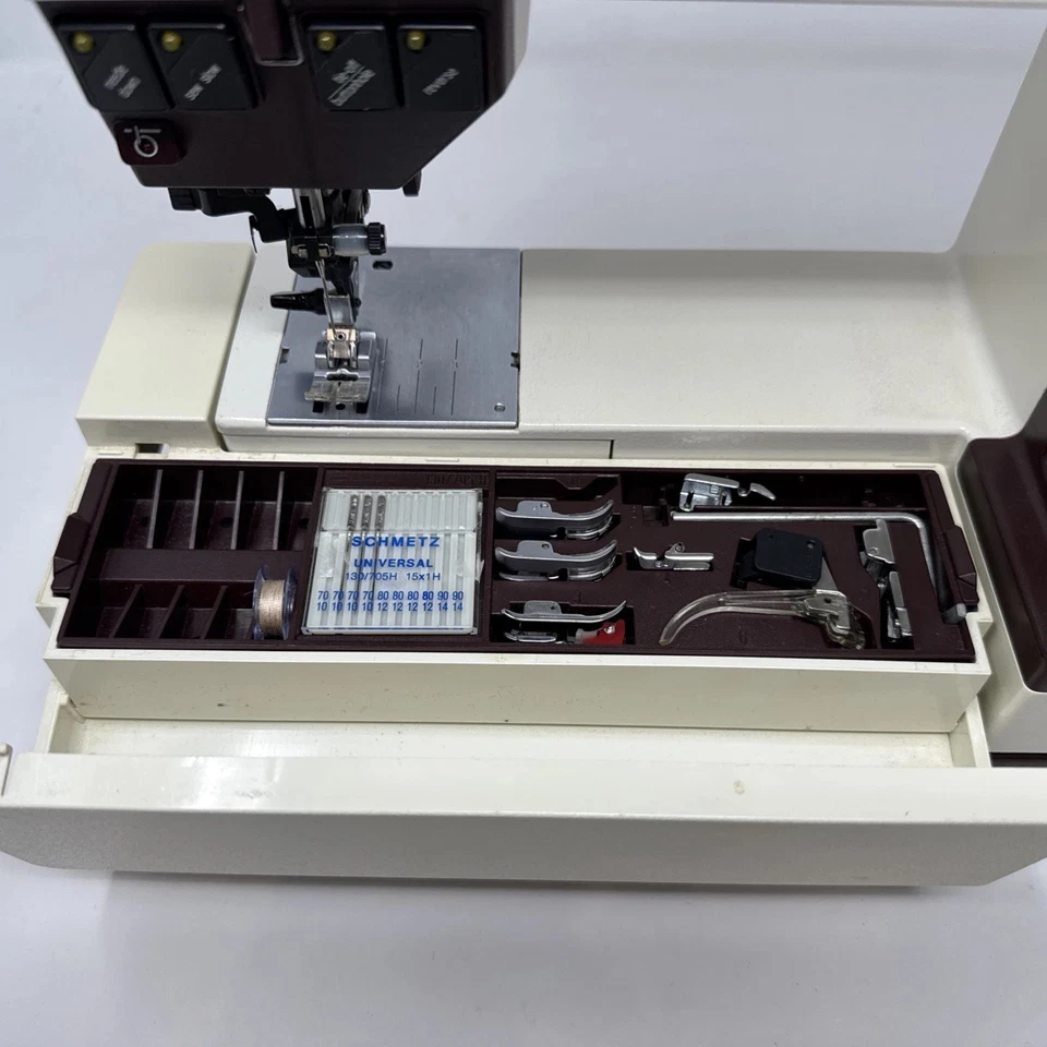 PFAFF CREATIVE 1471 Dual Feed IDT Sewing Machine w/ Cord, Foot Pedal, & Case EUC - Image 3 of 4
