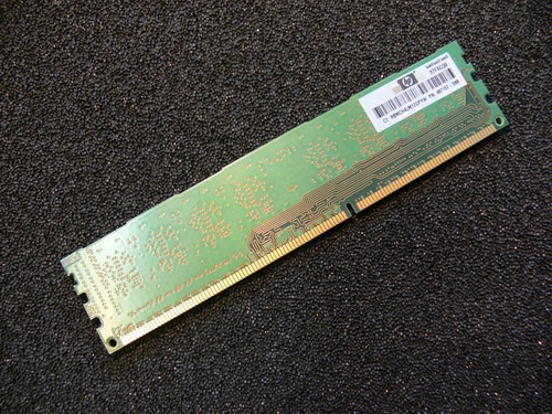 HP RAM 4GB PC3-10600U DIMM DDR3 1333 SDRAM 497157-D88 MICRON MT8JTF25664AZ - Picture 3 of 4