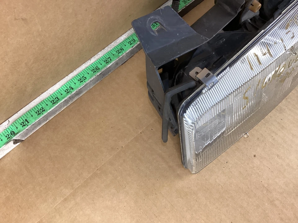 Conjunto de faros delanteros izquierdo del lado del conductor Oldsmobile Silhouette 1990-1996 Foto 3 de 4