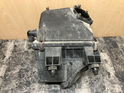 OEM 1998 - 2001 Audi A6 C5 2.8L V6 Air Filter Box Housing 078133837BG Passat - Image 1 of 4
