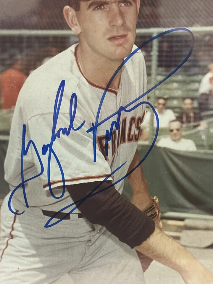 JSA Gaylord Perry Signed 8 x 10 Photo w/cert HOF SF Giants 300 Wins 2x Cy Young - Image 4 of 4