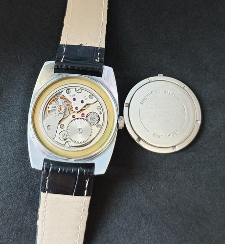 Orologio uomo vintage Vostok 18 jewels meccanico sovietico URSS - Foto 15 di 15