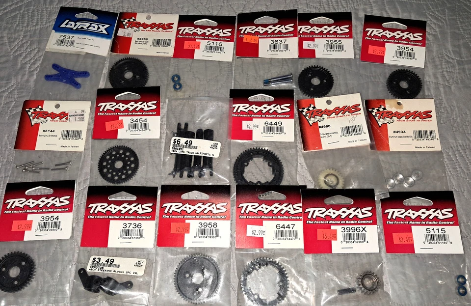 Vintage RC Parts Lot x63 ~ TRAXXAS ~ Revo, Slash, Tmaxx, Etc - Image 4 of 4