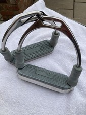 Staffe/ferri da stiro di sicurezza 4-3/4" Metalab Flexi usati in buone condizioni.
