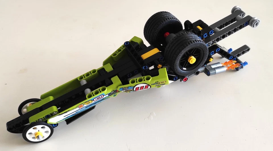 LEGO Technic 42103 Dragster, photo 3 sur 5