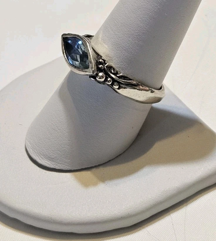 Anel de prata esterlina Didae Shablool topázio azul claro tamanho 9 4,7 gramas - Imagem 4 de 4