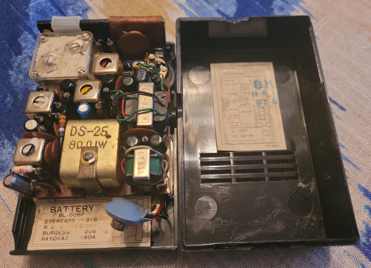 Vintage 1960 Columbia 600BX 6 Transistor Radio w/Carrying Vintage 1960 Columbia 600BX 6 Transistor Radio w/Carrying