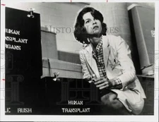 1982 Press Photo Actress Genevieve Bujold in "Coma" on ABC-TV - sap66741