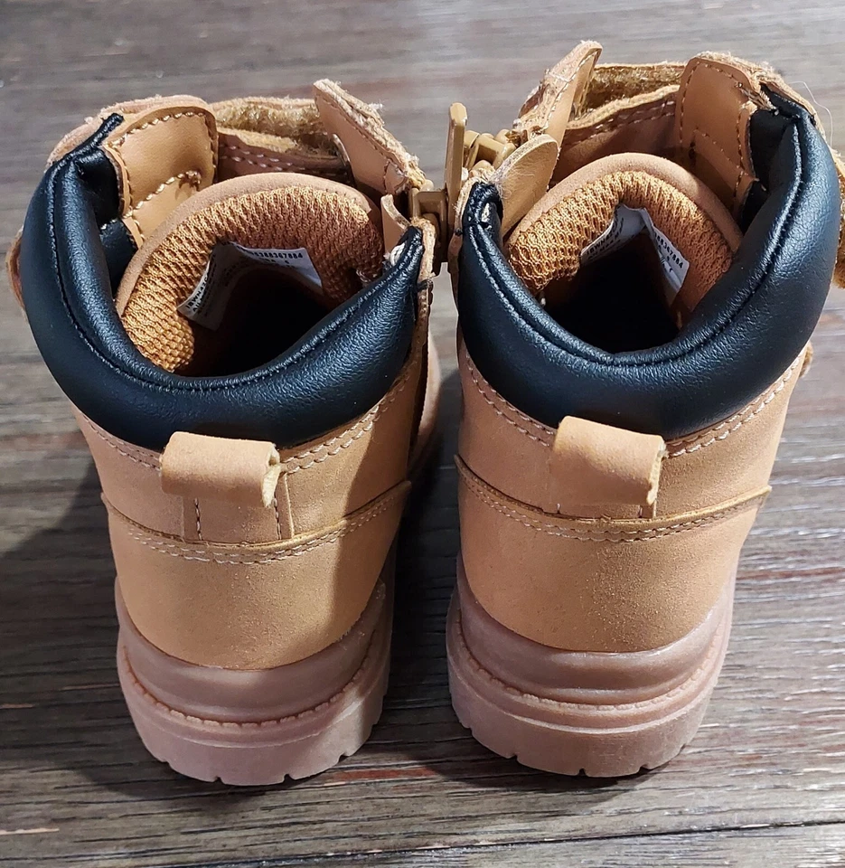Botas para niños pequeños talla 5 nuevas sin caja Foto 4 de 4