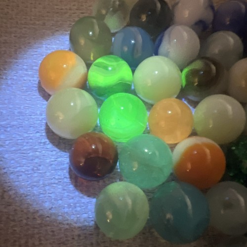 32 Glow in the Dark Glasmurmeln Konvolut verschiedene Farben❗ - Bild 8 von 13