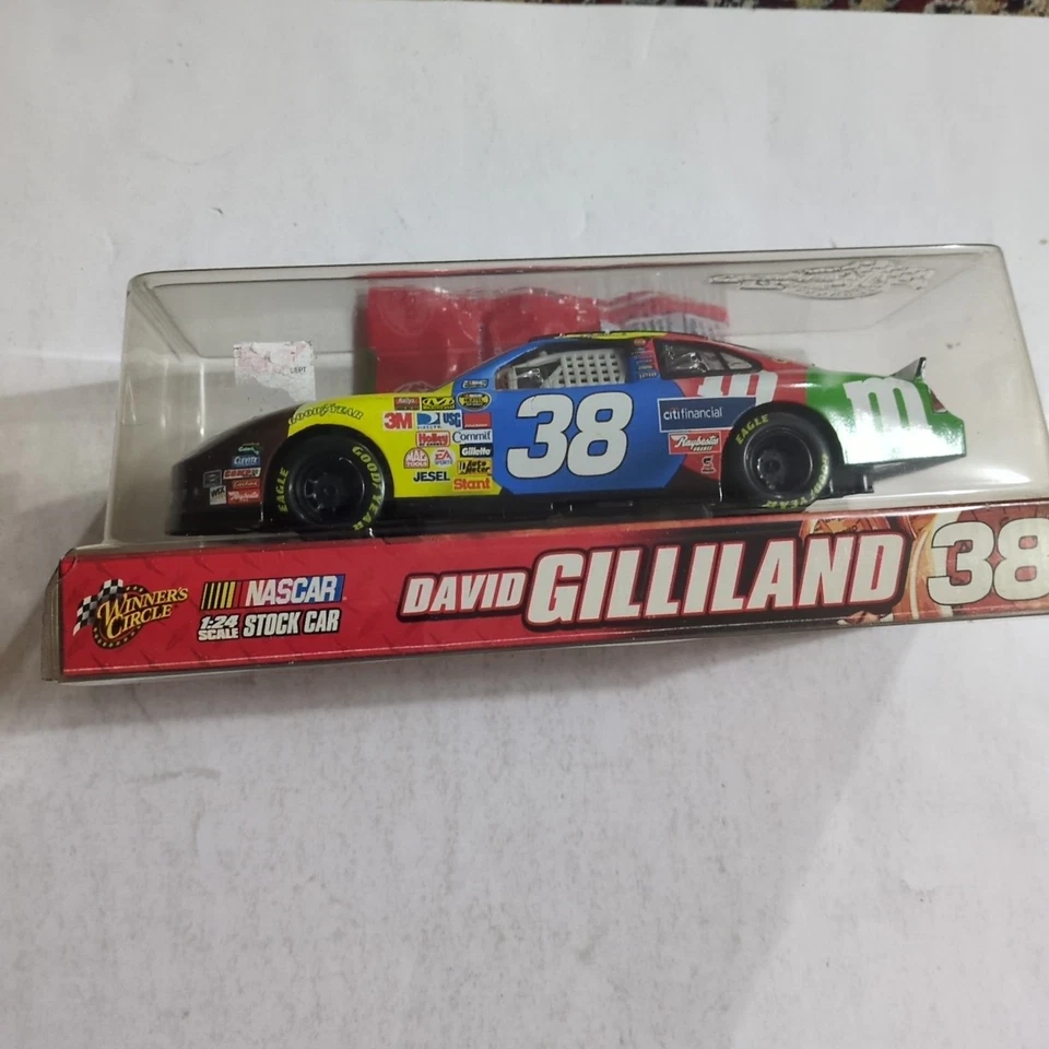 Autografiado NASCAR 1:24 Stock Car #38 David Gilliland Winners Circle  Foto 3 de 4