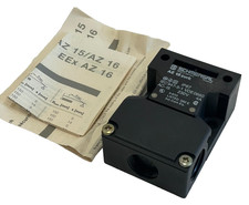 NEW SCHMERSAL AZ15ZVRK SAFETY INTERLOCK SWITCH 230V