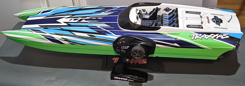 Traxxas M41 Widebody Remote Controlled RC Catamaran Boat 40" With TQ Controller