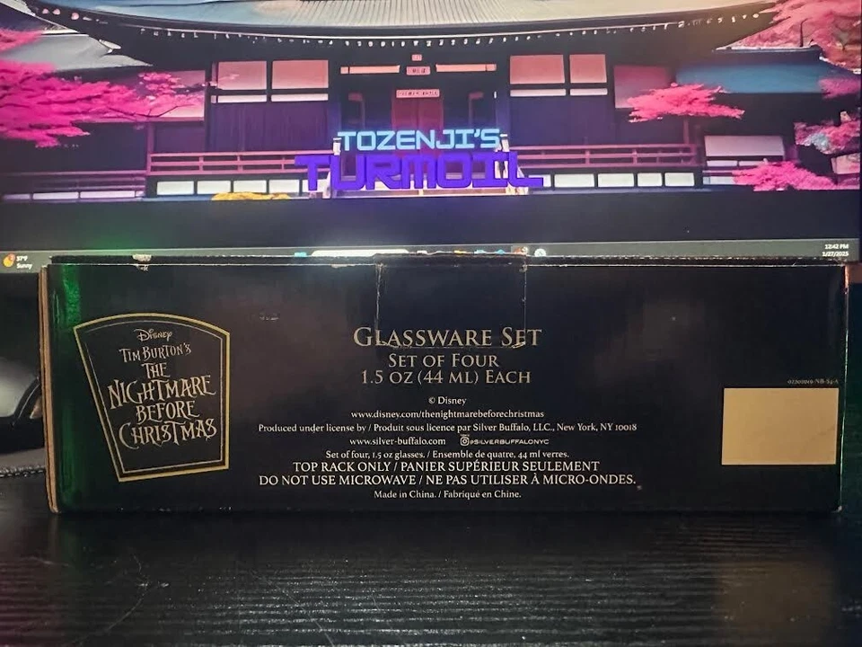 Disney The Nightmare Before Christmas  Set of 4 1.5 oz Shot Glasses NEW Foto 2 de 2