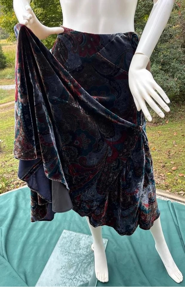New Coldwater Creek Multi Color Mixed Print Velvet Skirt Women's size L (14-16) - Image 2 of 4