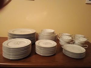 Mikasa  Hilton 5308 Dinnerware Set by Narumi