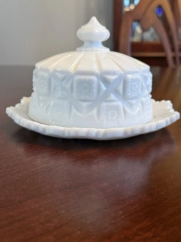 Vintage Westmoreland “Old Quilt” Pattern Milk Glass Cheese Dish With Lid