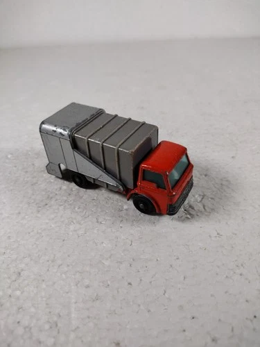Lesney Matchbox Series  No 7 Refuse Truck