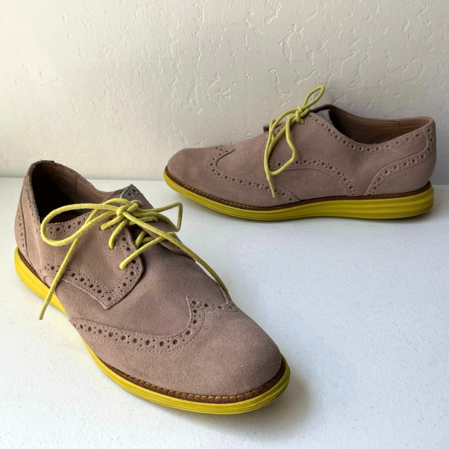 Cole Haan Alisa Lunargrand Wingtip Oxfords Women's 7.5 Tan Neon Suede Preppy