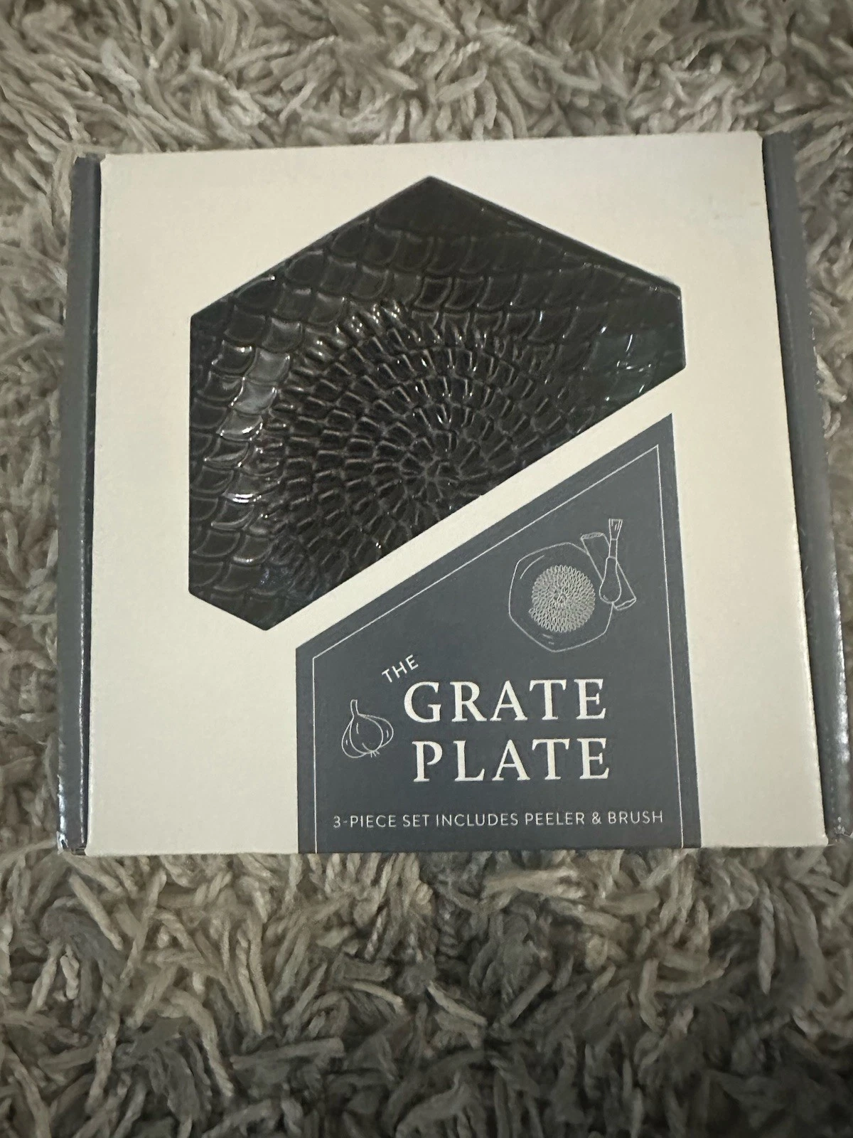 The Grate Plate - Ceramic Grating Plate - w/brush & garlic peeler NIB