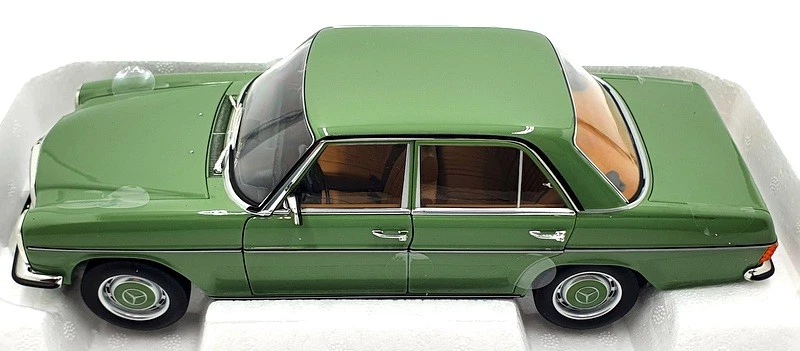 Norev escala 1/18 diecast 183774 - Mercedes-Benz 200 1973 - verde Foto 3 de 4