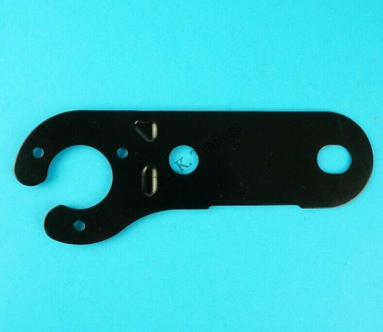 Maypole Socket Mounting Plate – 7 Pin & 13 Pin Trailer Socket Bracket, 2mm Steel - View #2