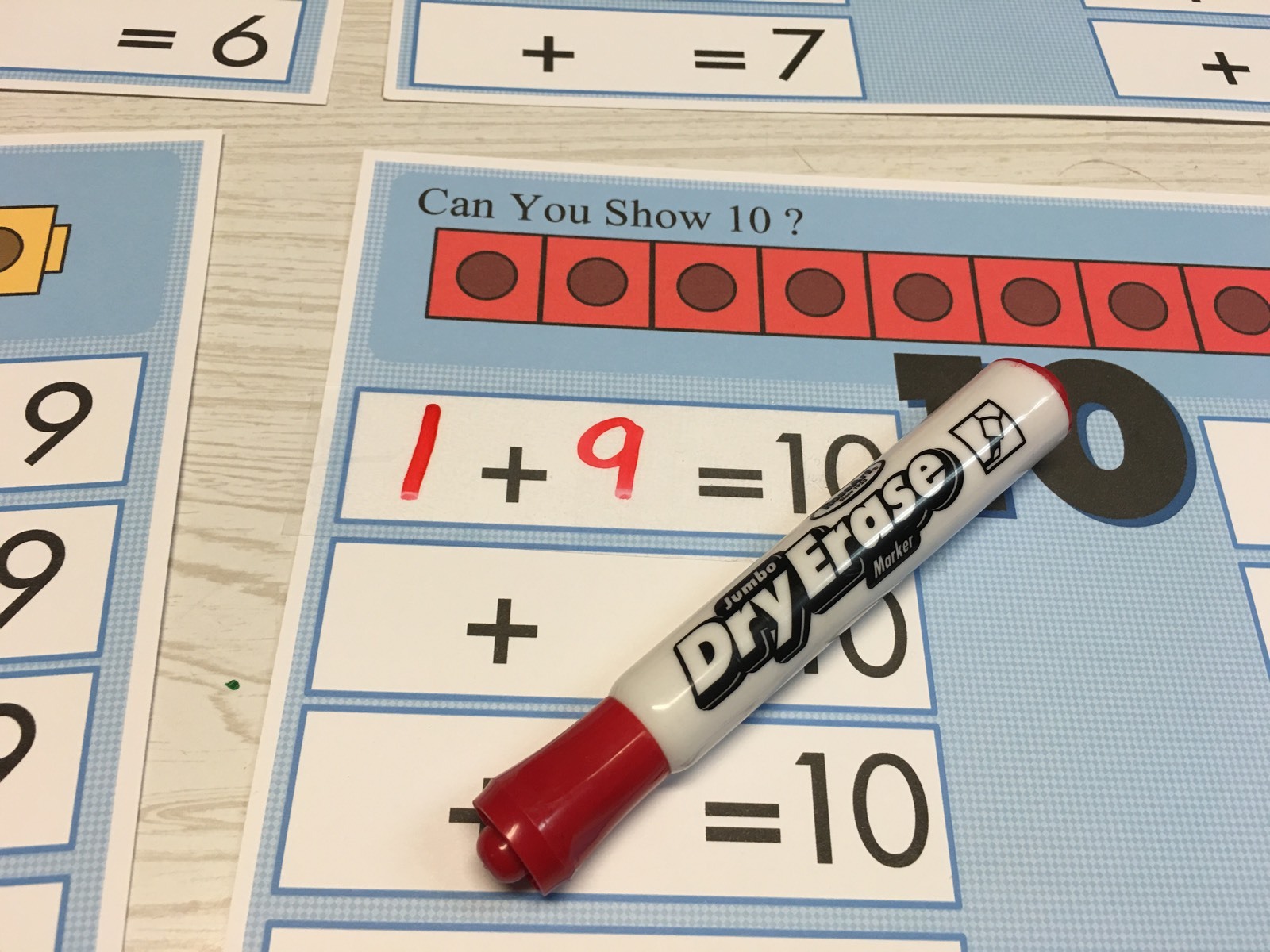 12 Tappetini a Scatto Cubi - Kit Centro di Apprendimento - Matematica - (12 Tappetini Laminati Cancellazione a Secco) foto 2