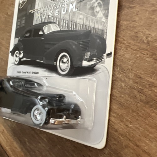 Hot Wheels - Auburn Cord Duesenberg Museum - 1936 Cord 810 Sedan - NEW MINT! NOS - Picture 5 of 9