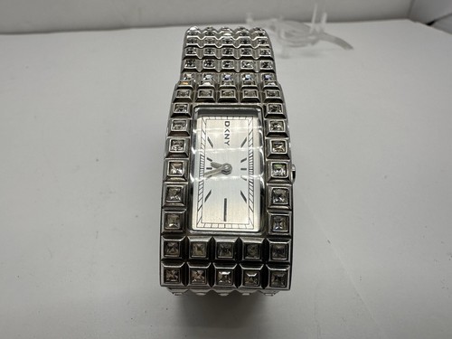 Reloj DKNY de acero inoxidable NY3651 PARA MUJER rectangular; cristales alrededor esfera y correa - Imagen 8 de 8