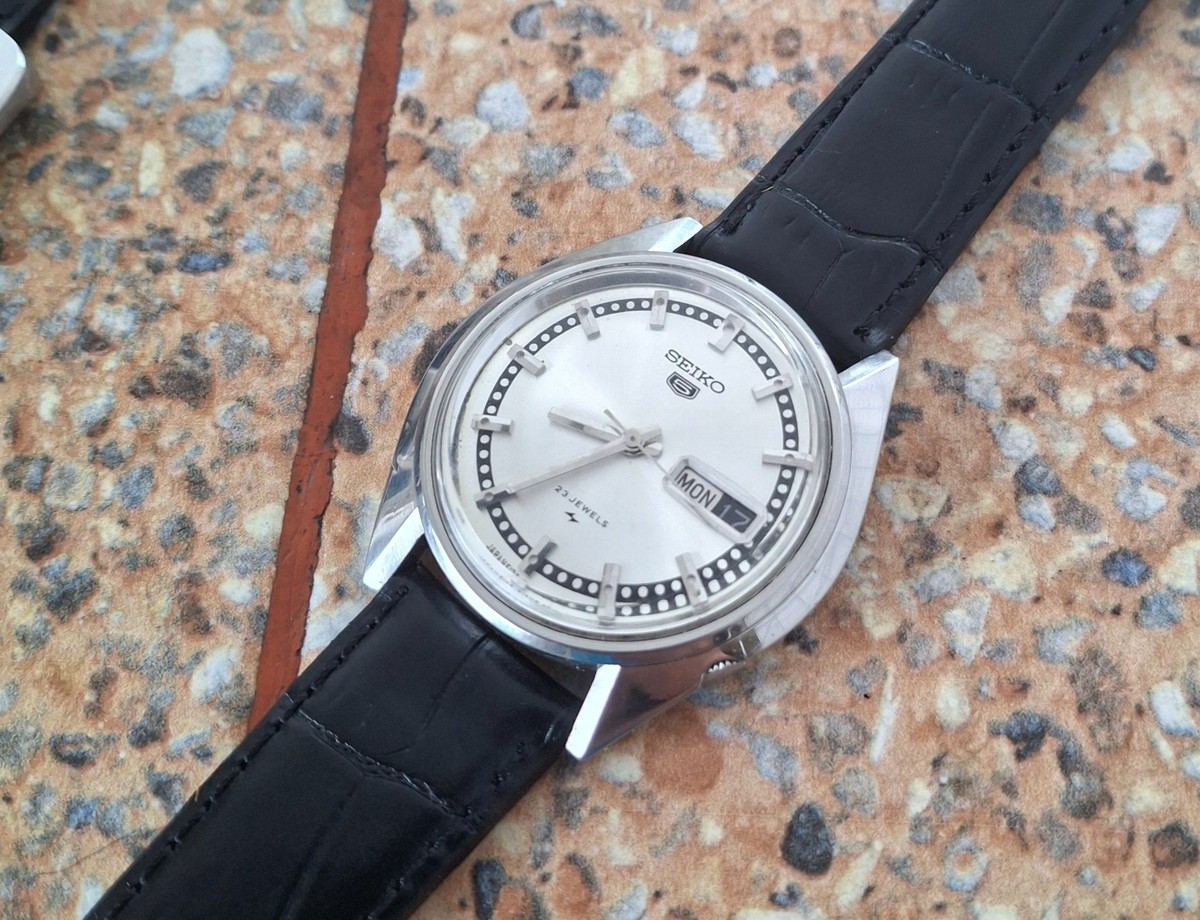 Vintage Seiko 5 23 Jewels Automatic 5126 8110 November 1968