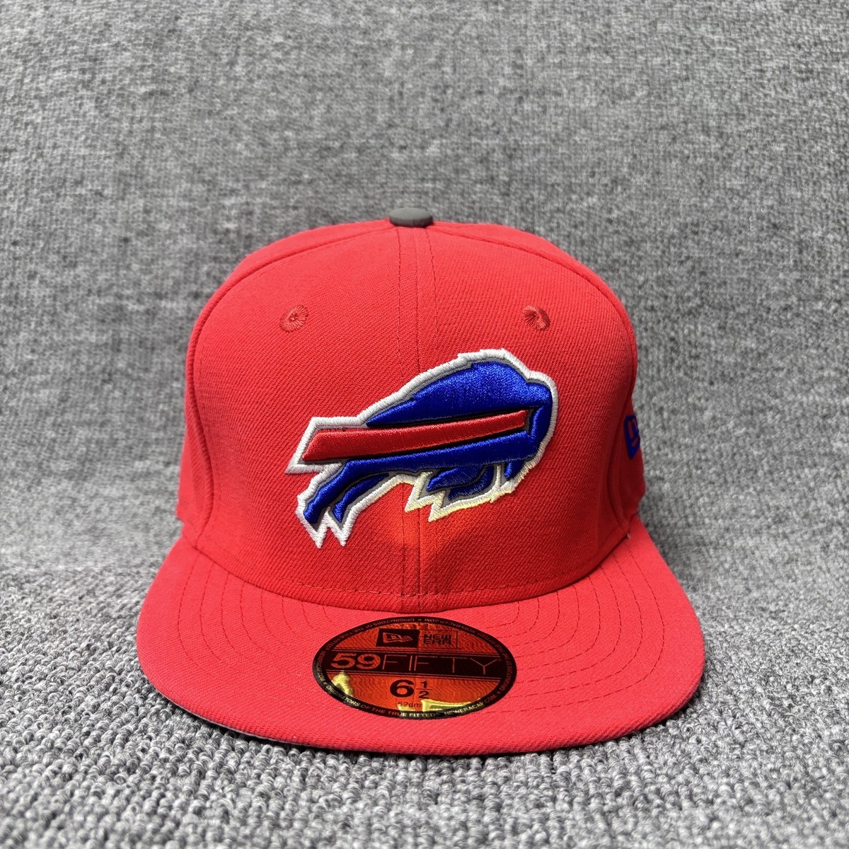 New Era 59FIFTY Buffalo Bills Red Fitted Hat Size 6 1/2 NFL Gray Undervisor Kids