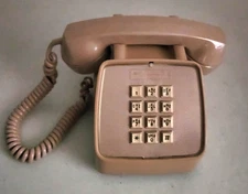 GTE Automatic Electric Push Button Desk Telephone Model 80. Beige/Tan. UNTESTED.