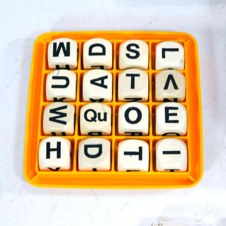 Vintage 1976 Parker Brothers Boggle Hidden Word Game Complete In Box 104 - Image 2 of 4