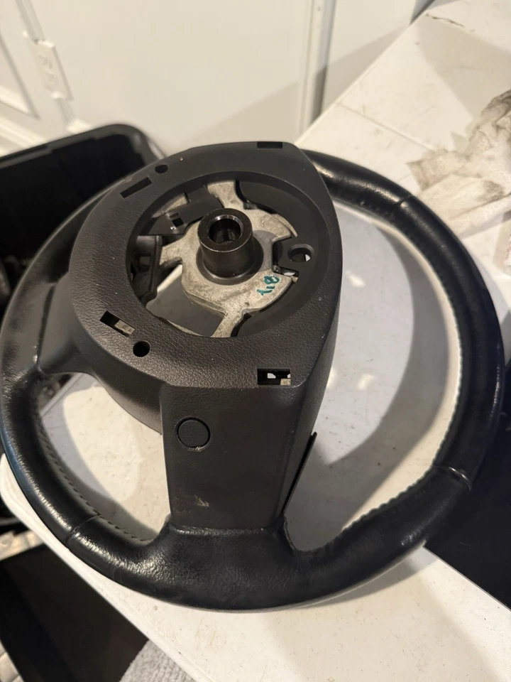 2007-2012 NISSAN VERSA NICE LEATHER Steering Wheel W/ Cruise Control - Image 4 of 4