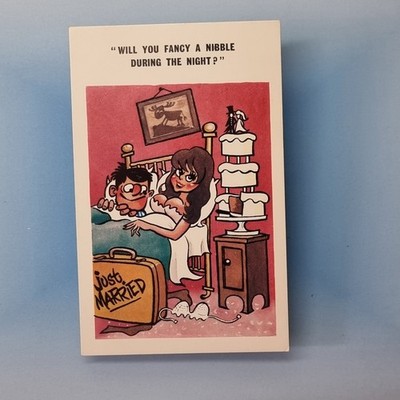 Freche Comic Postkarte um 1975 brünette Brüste gerade verheiratet Kuchen ausgefallen knabbern