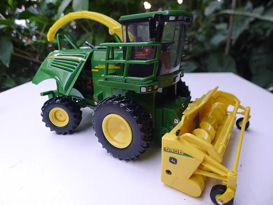 1:32 35CM ERTL John Deere 7500 Forage Harvester Farm Machinery Diecast ABS Model